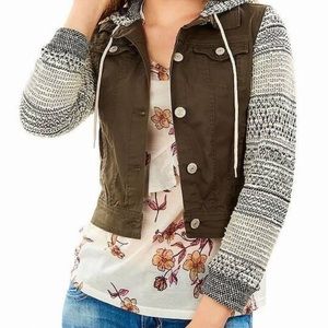 NWOT Wallflower green hooded sweater sleeve jacket